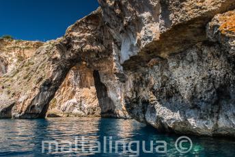 Arco do mar em Blue Grotto, Malta