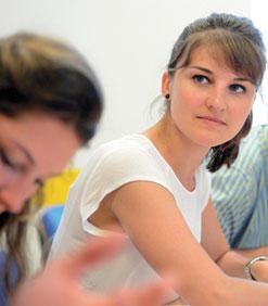 ESCOLA DE LÍNGUAS PARA ADULTOS