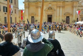 Veja recriações de batalhas em Medieval Mdina